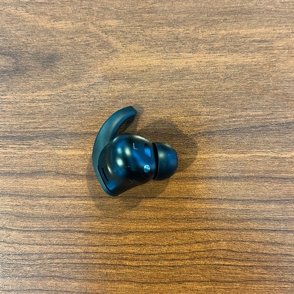 Beats Fit Pro Noise Cancelling Wireless Earbuds - Beats Black - Picture 5 of 7